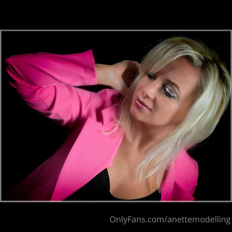 Aneta Hradecka only fans pictures