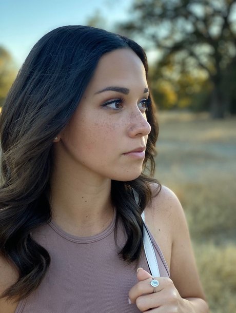 Alana Araya onlyfans sextape