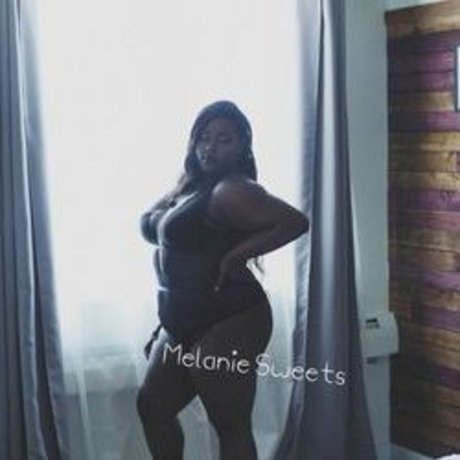 MelanieSweetsXO onlyfans leaked
