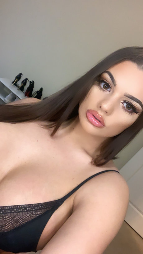 Megmariexxxxx onlyfans model photo