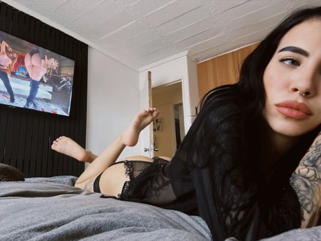 _MEGAN CROSS_ onlyfans free content