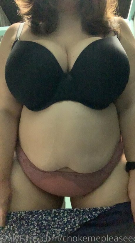 chokemepleaseeee onlyfans fotos