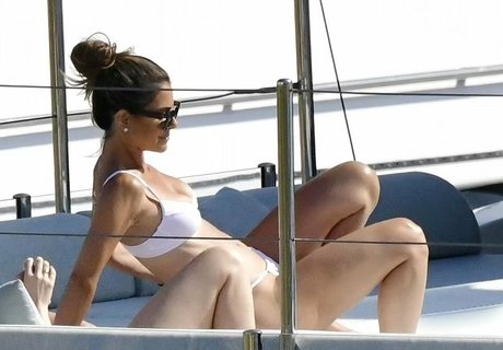 Maria Menounos onlyfans striptease