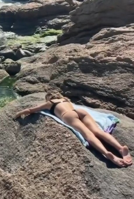 Isabella Santoni  frame