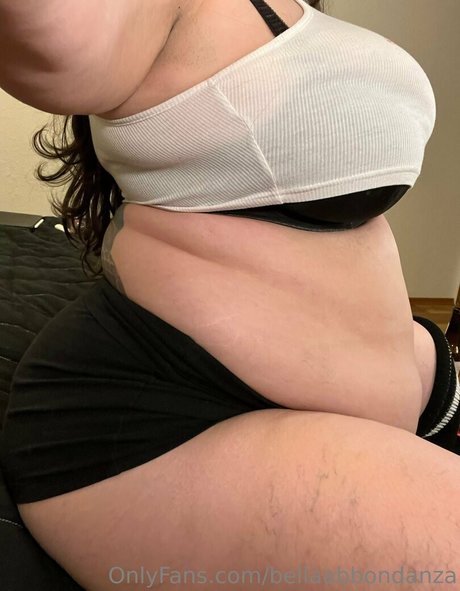 bellaabbondanza onlyfans model photos
