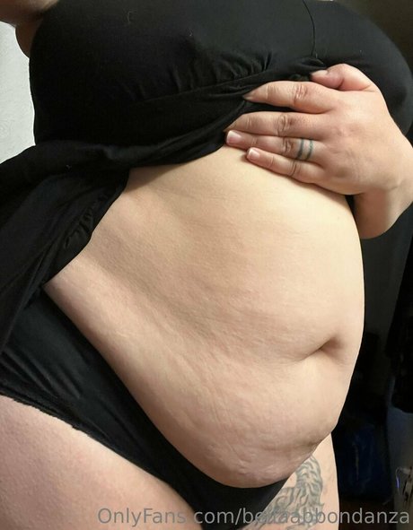 bellaabbondanza onlyfans desnuda