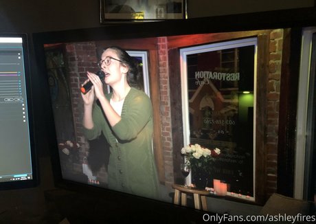 ashleyfires naked leaked onlyfans