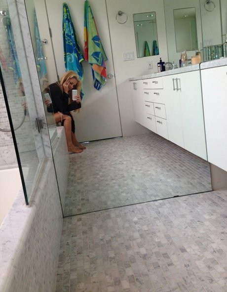 Jenny McCarthy nude onlyfans