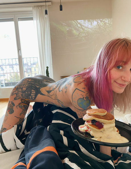 curvy blonde onlyfans art xxx gallery