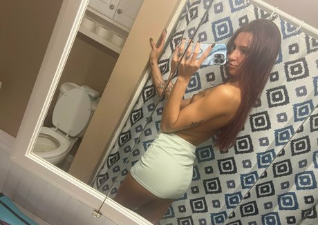 kaylaaarose onlyfans model photo