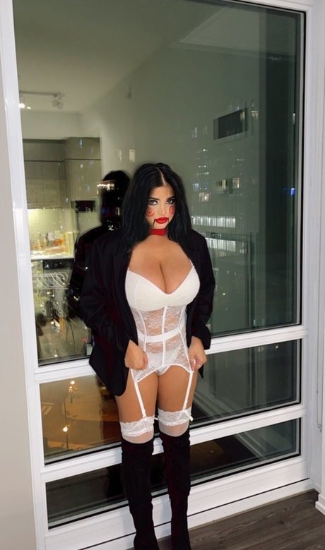 OMGLove onlyfans model photo