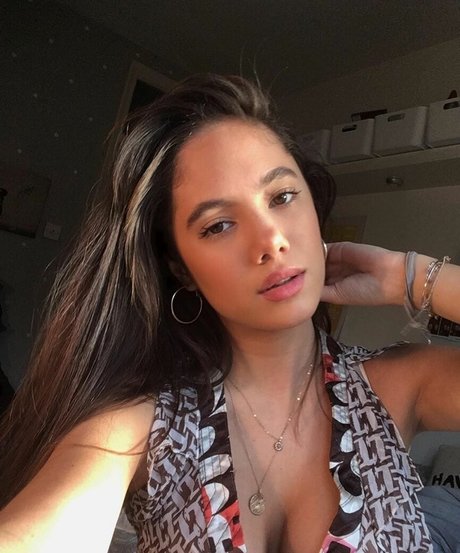 Saoirse Alicia Behzadi free onlyfans porn