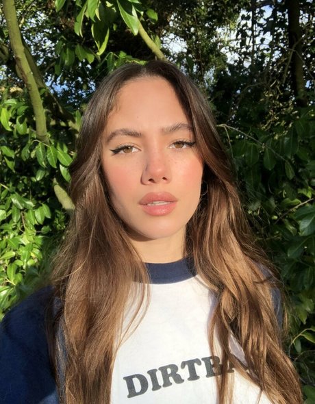 Saoirse Alicia Behzadi free onlyfans