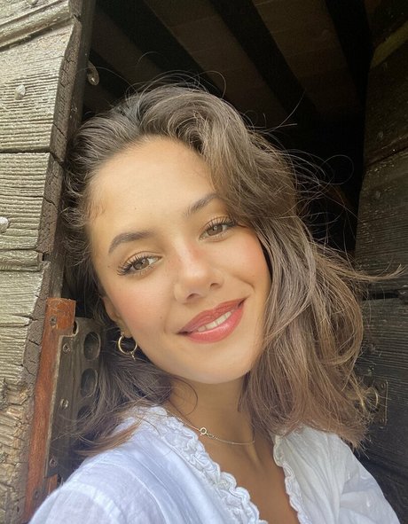 Saoirse Alicia Behzadi leak onlyfans nude