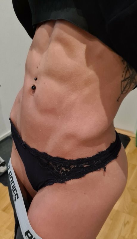 lilystrongfree onlyfans photos