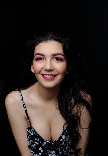 Justine Anne Crane naked onlyfans leak