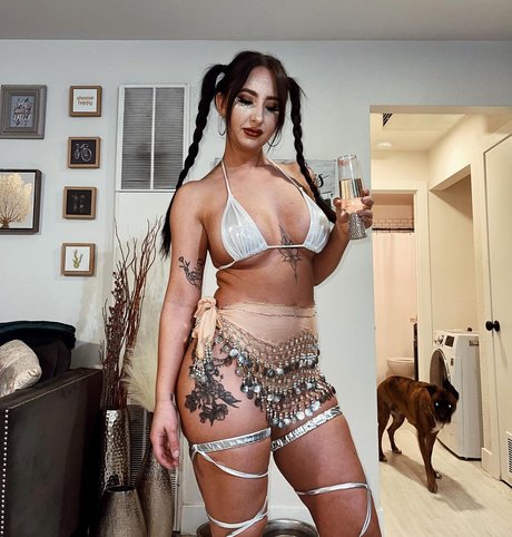 Megan Nicole onlyfans leaked.