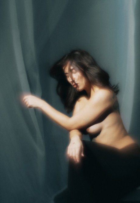 Thais Yoga topless onlyfans