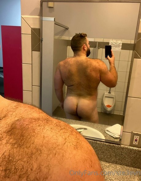 ste3evn onlyfans sexy