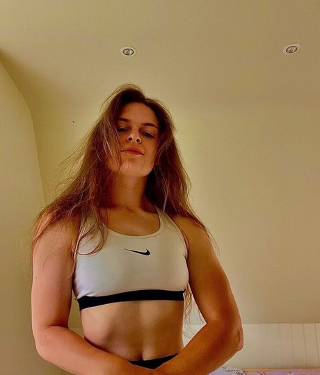 Leonovababy onlyfans strip tease