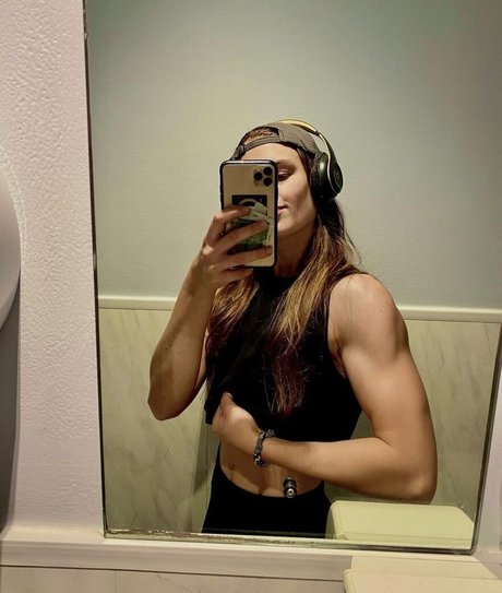 Leonovababy onlyfans sextape leak