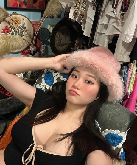 Vicki Mranrr nude onlyfans leak