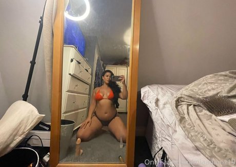 miaadamz19 onlyfans model photos