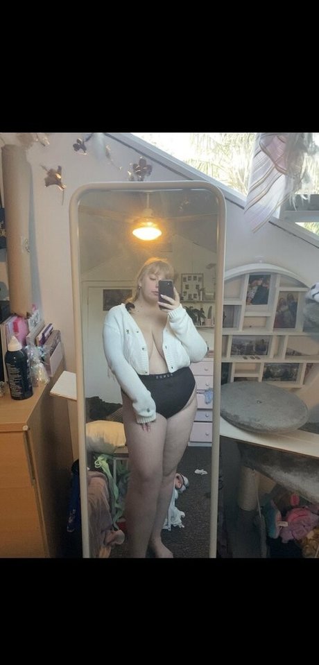 pastelpeachie naked onlyfans leaks