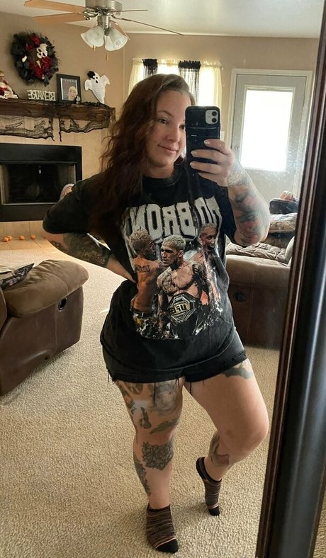 Corinasbooty onlyfans model images