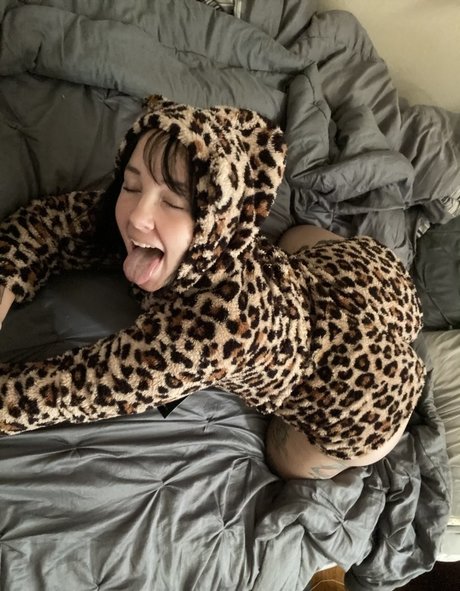 Corinasbooty Profile image