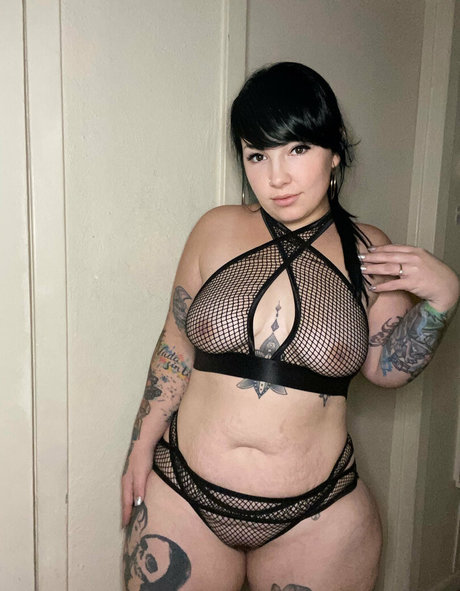 Corinasbooty only fans nude