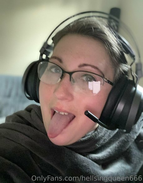 hellsingqueen666 onlyfans model photo