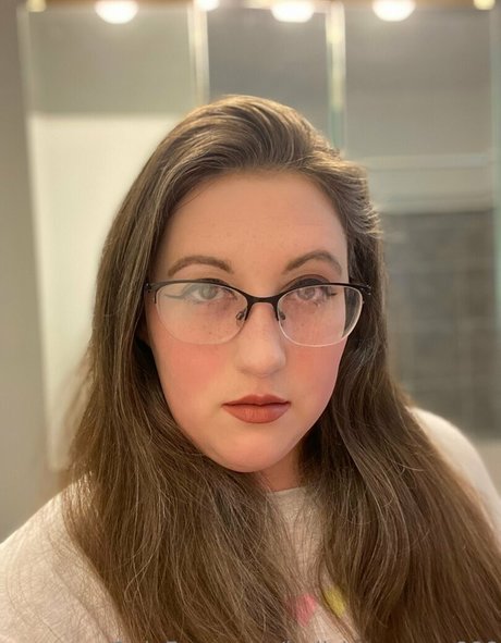 hellsingqueen666 only fans pics