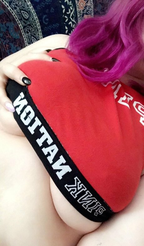 thiccthighkenzie onlyfans model photos