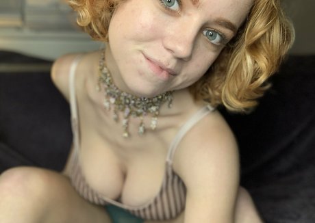 junestrawberriesfree leaked nude onlyfans