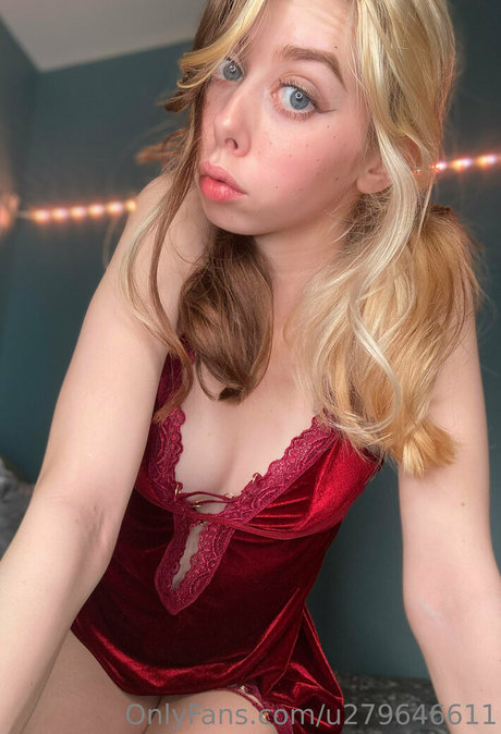 luxxlovexx onlyfans pic