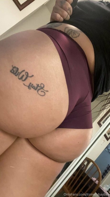 itsmellybaybee onlyfans pictures