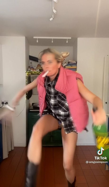 Amy Jo Simpson onlyfans pics