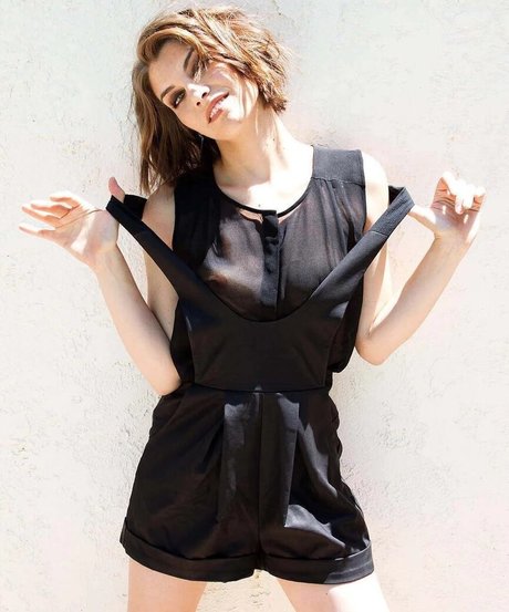 Lauren Cohan nude on onlyfans