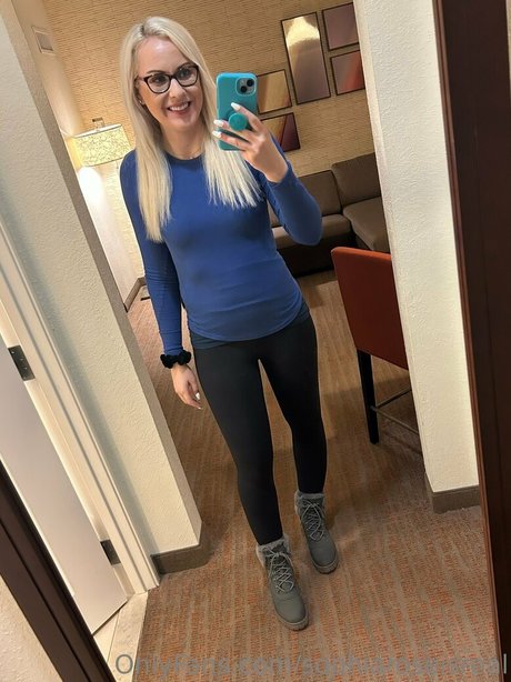 sophiaroseisreal onlyfans nsfw