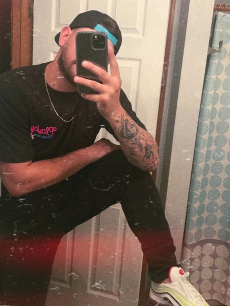 Miami Cola naked onlyfans