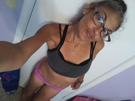 Beach Chick 321 onlyfans nudes leaks