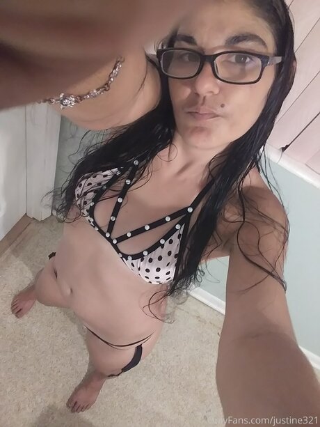 Beach Chick 321  visuals