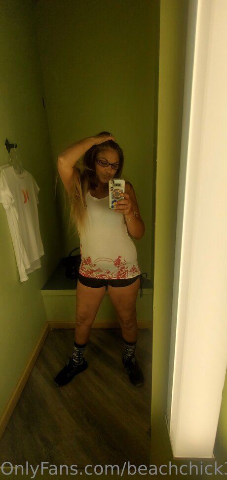Beach Chick 321 onlyfans de