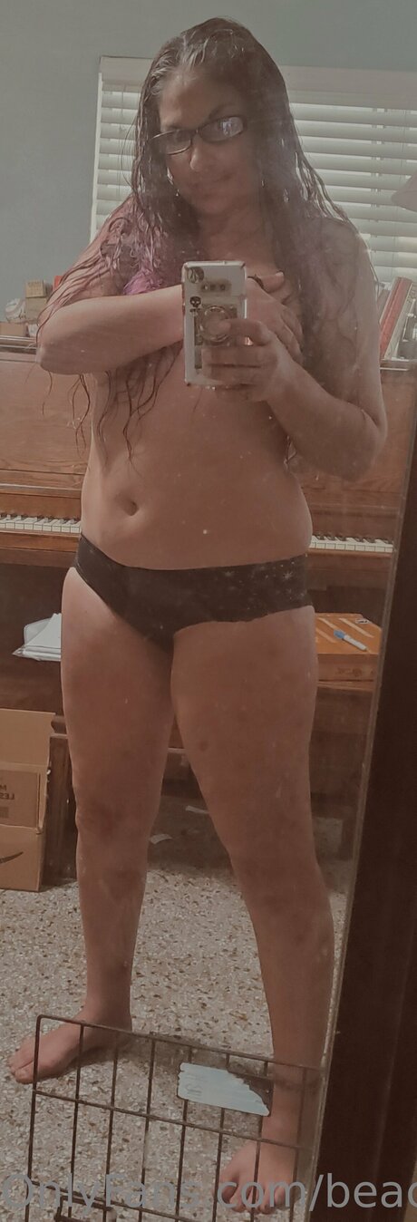 Beach Chick 321  depiction