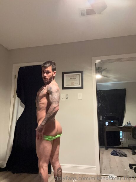 gloryhole girls onlyfans hot xxx photos