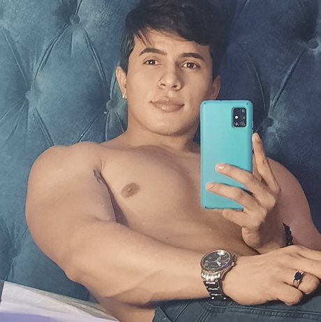 JOEL MOREIRA ZAMBRANO onlyfans