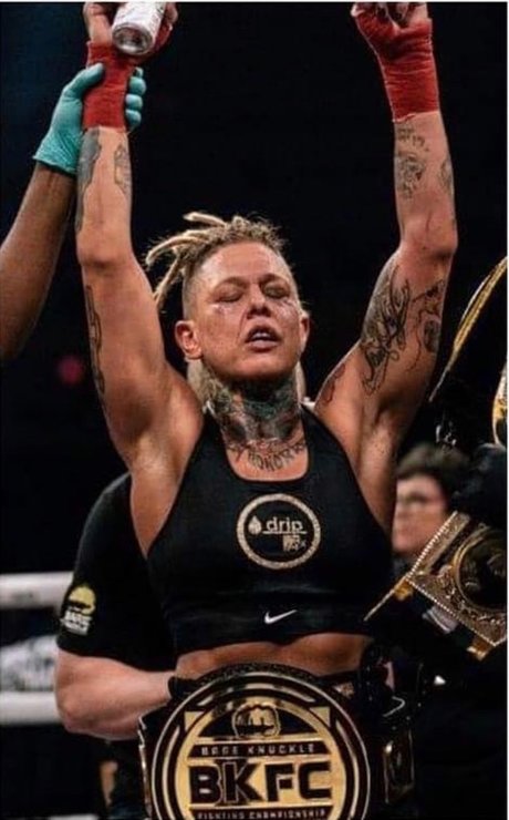 CHRISTINE MISFIT only fans pic