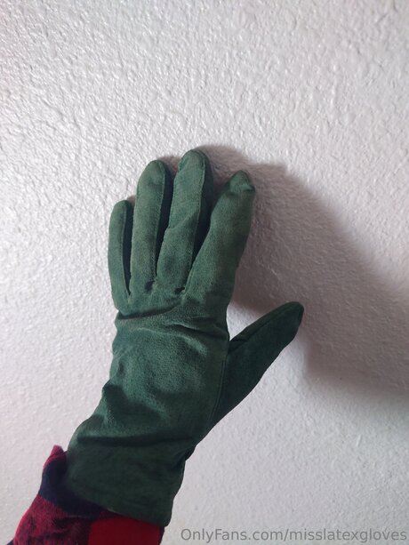 Miss Latex GLoves nude onlyfans