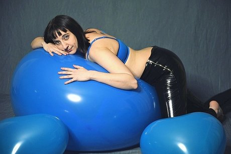 Miss Teal Tease  pics